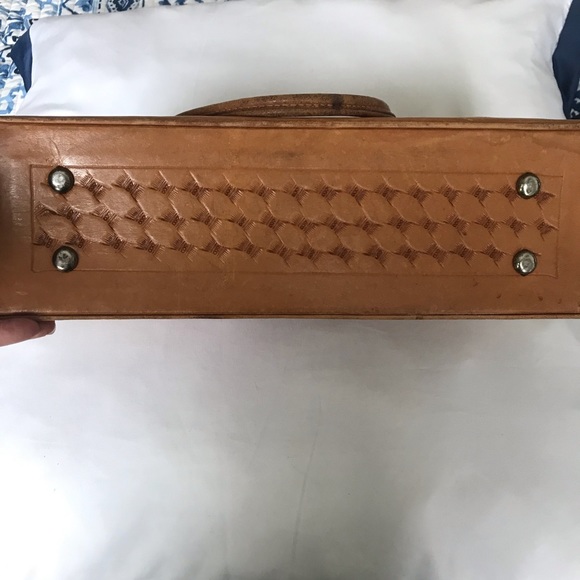 Vintage hand crafted leather/hide bag - Picture 3 of 7